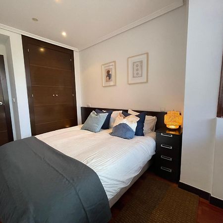 Atuaire Home Vivienda B Luminosa Parking Incluido En Plena Calle Comercial Burgo Zewnętrze zdjęcie