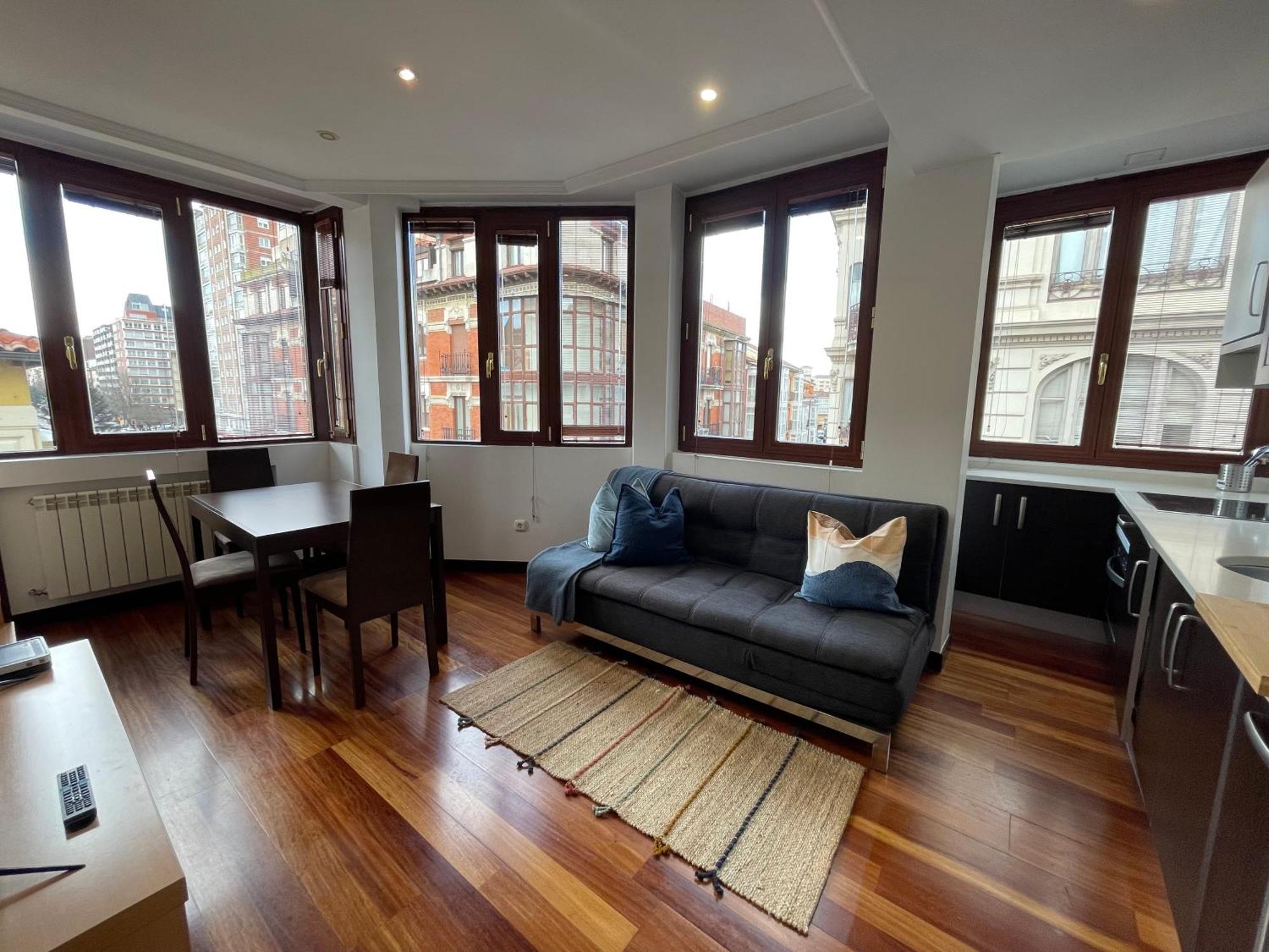 Atuaire Home Vivienda B Luminosa Parking Incluido En Plena Calle Comercial Burgo Zewnętrze zdjęcie