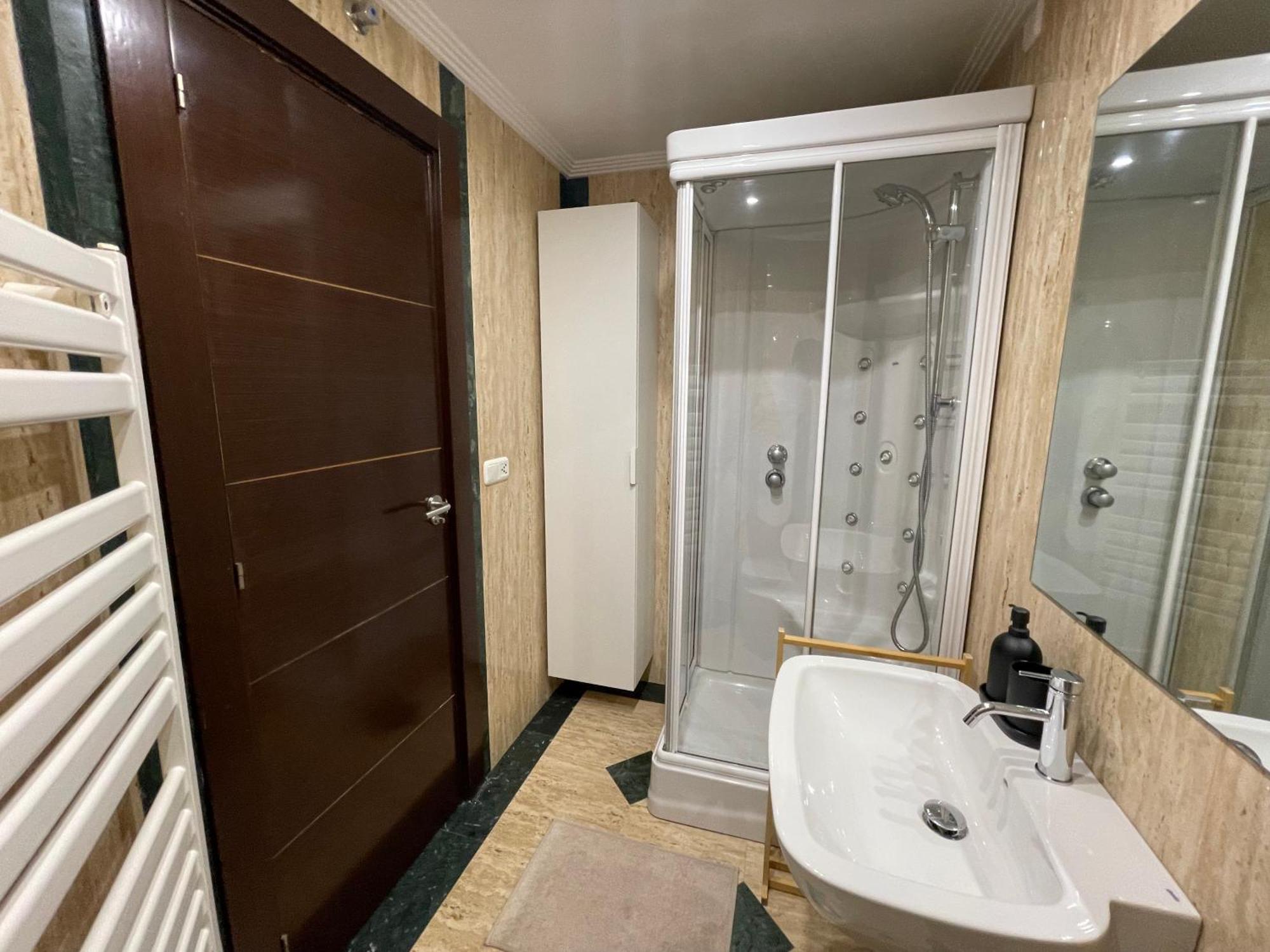 Atuaire Home Vivienda B Luminosa Parking Incluido En Plena Calle Comercial Burgo Zewnętrze zdjęcie