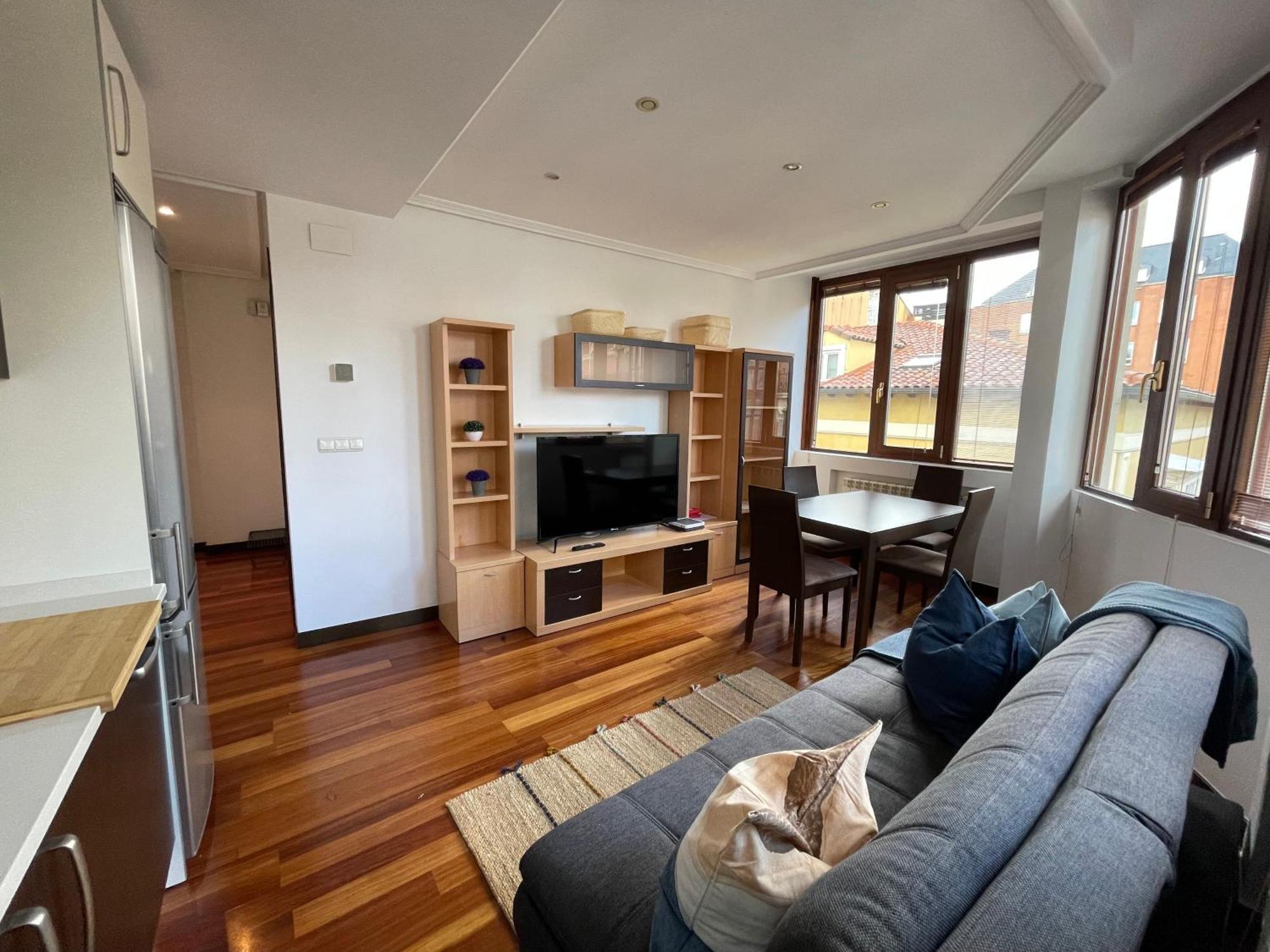 Atuaire Home Vivienda B Luminosa Parking Incluido En Plena Calle Comercial Burgo Zewnętrze zdjęcie
