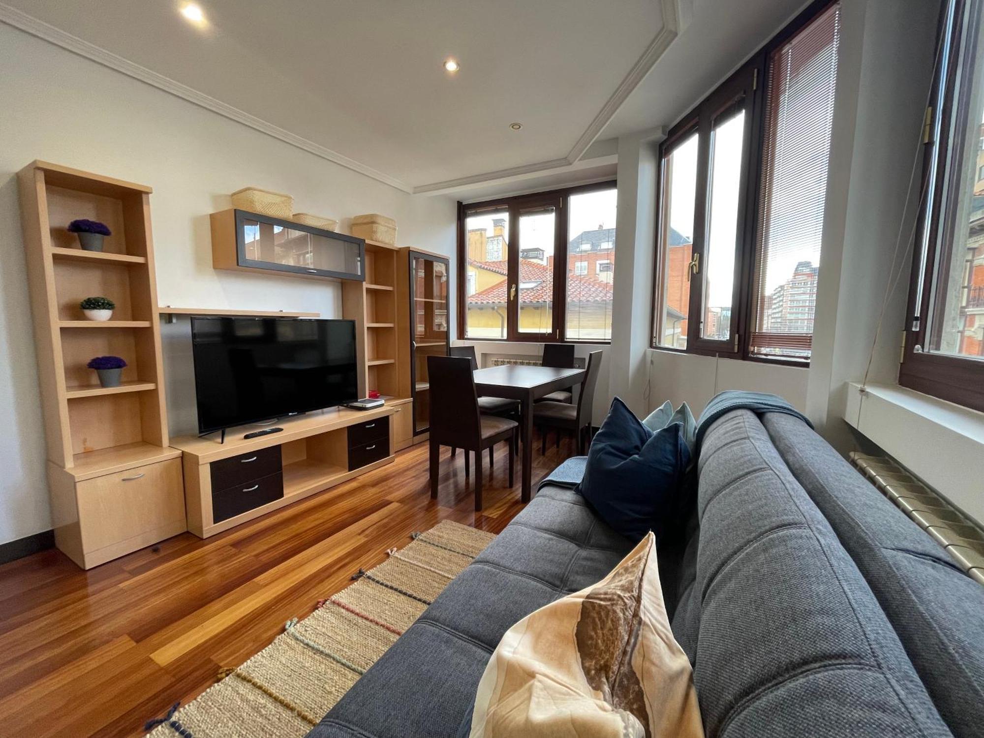 Atuaire Home Vivienda B Luminosa Parking Incluido En Plena Calle Comercial Burgo Zewnętrze zdjęcie